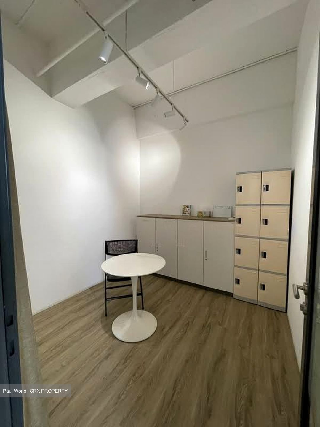 Parkway Centre (D15), Office #567565461